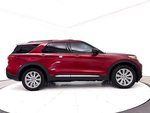 Used 2022 Ford Explorer Limited w/ Hybrid Equipment Group 310A AWD/4WD image 40
