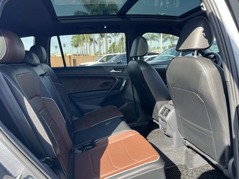 Used 2022 Volkswagen Tiguan SEL R-Line image 35