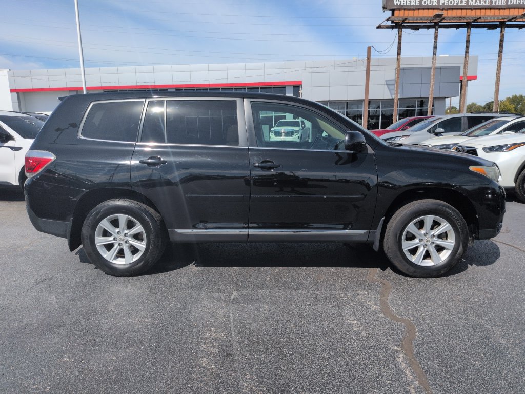 Used 2013 Toyota Highlander FWD w/ Cold Weather Pkg image 6