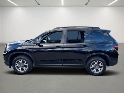 Used 2023 Honda Passport TrailSport image 3