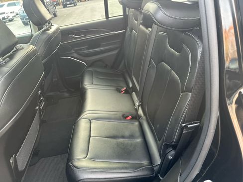 Used 2023 Jeep Grand Cherokee 4WD 4xe image 32