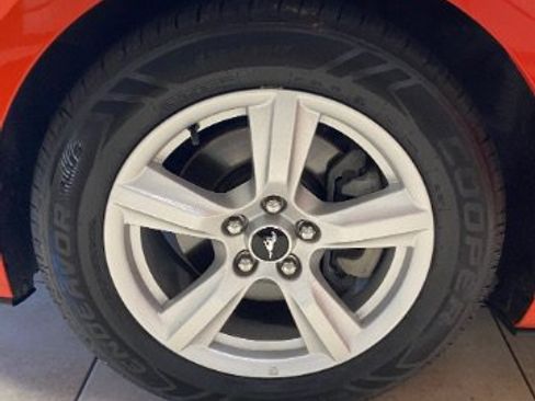 Used 2015 Ford Mustang Coupe RWD image 21