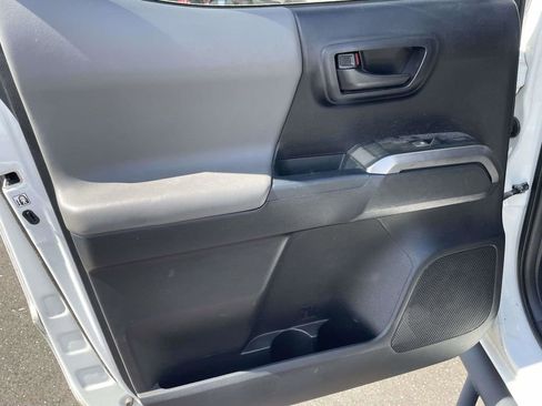 Used 2017 Toyota Tacoma SR5 w/ Tow Package image 12