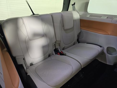 Used 2025 Volkswagen ID. Buzz 1st Edition RWD image 8