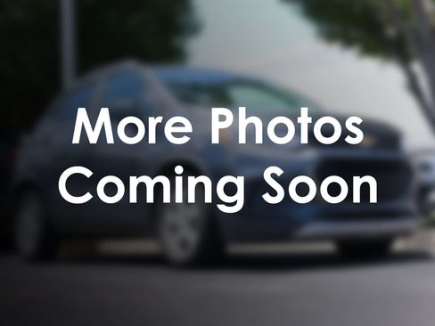 Used 2017 Chevrolet Trax LT w/ LT Convenience Package FWD image 2