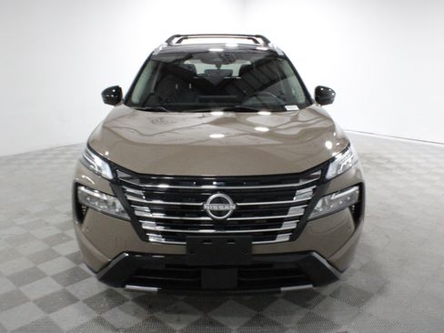 Used 2024 Nissan Rogue Platinum w/ Platinum Premium Package AWD/4WD image 32