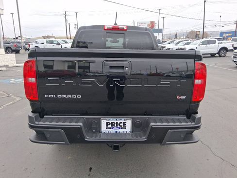 Used 2021 Chevrolet Colorado Z71 w/ Z71 Midnight Edition image 4