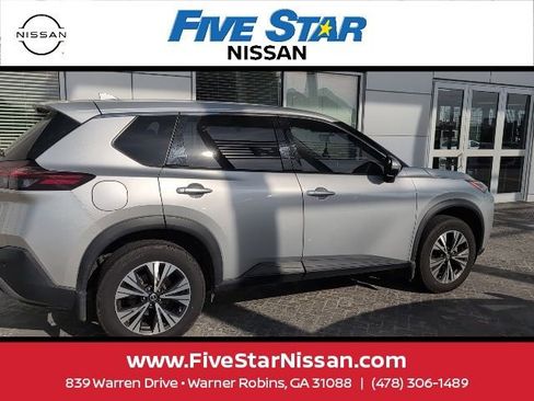 Used 2021 Nissan Rogue SV image 14