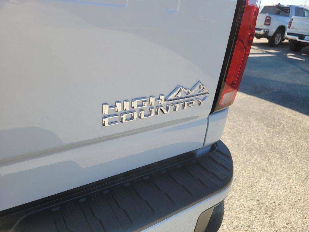 Used 2026 Chevrolet Silverado 2500 High Country AWD/4WD image 12