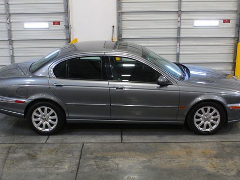 Used 2002 Jaguar X-TYPE 2.5 image 25