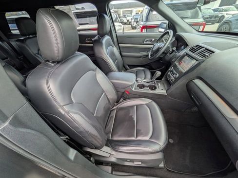 Certified 2019 Ford Explorer XLT w/ Equipment Group 202A AWD/4WD image 21