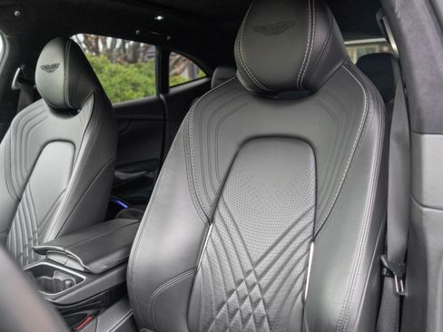 Used 2021 Aston Martin DBX image 13