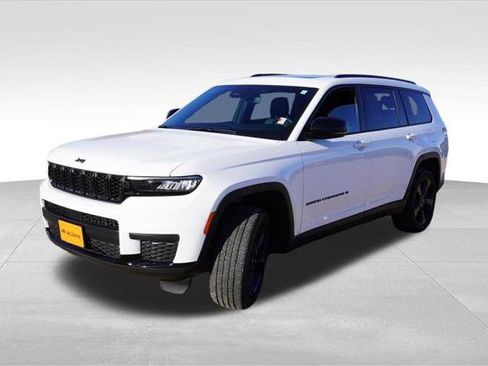 Certified 2023 Jeep Grand Cherokee L Laredo AWD/4WD image 11