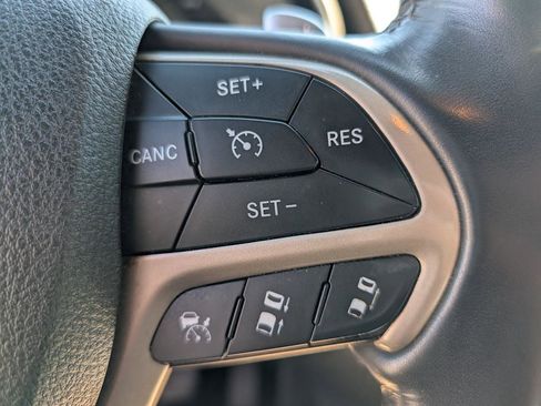 Used 2014 Jeep Grand Cherokee Limited w/ Luxury Group II image 24