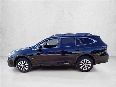 Used 2020 Subaru Outback Premium image 2