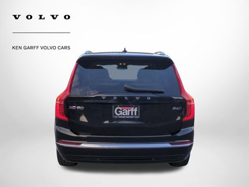 Used 2023 Volvo XC90 B6 Plus image 4
