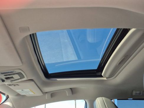 Used 2022 Toyota Sienna XLE image 16