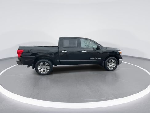 Used 2018 Nissan Titan SV w/ SV Convenience Package image 22