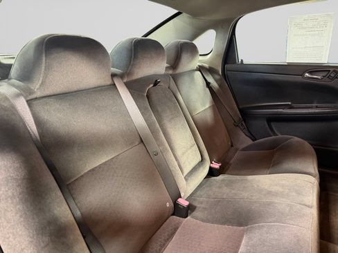 Used 2009 Chevrolet Impala LT FWD image 23