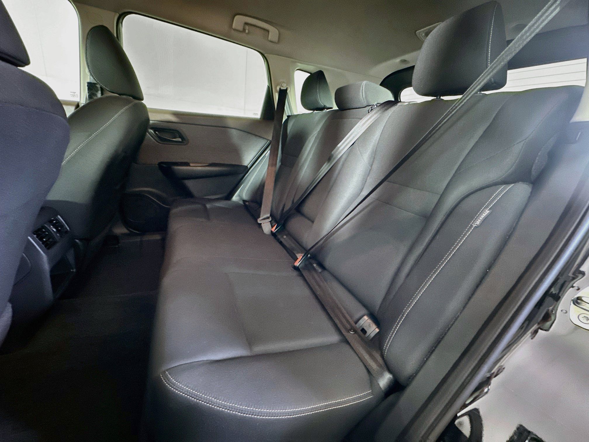 Used 2023 Nissan Rogue S FWD image 27