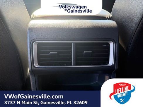 Certified 2025 Volkswagen Atlas Cross Sport SE image 11