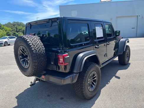 Used 2024 Jeep Wrangler Unlimited Rubicon w/ XTREMEE 35" Tire Package AWD/4WD image 5