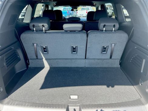 New 2025 GMC Acadia Elevation image 21