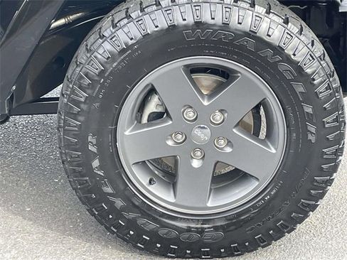 Used 2015 Jeep Wrangler Sport image 30