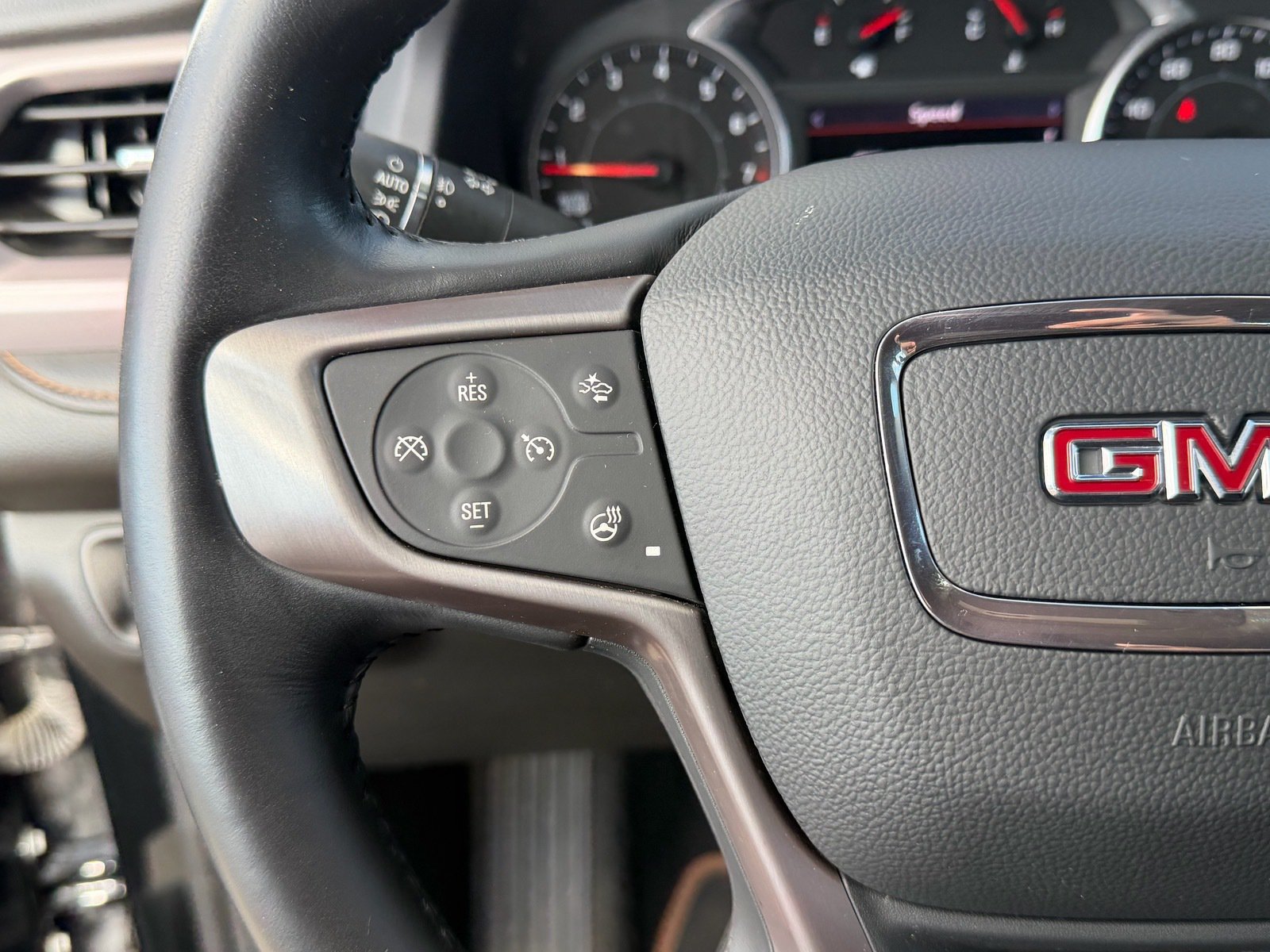 Used 2022 GMC Acadia AT4 w/ Preferred Package AWD/4WD image 36