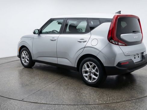 Used 2025 Kia Soul LX w/ LX Technology Package image 6