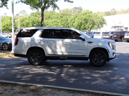 Used 2025 GMC Yukon Denali w/ Denali Reserve Package image 12