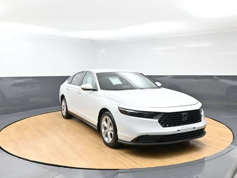 Used 2025 Honda Accord LX image 3