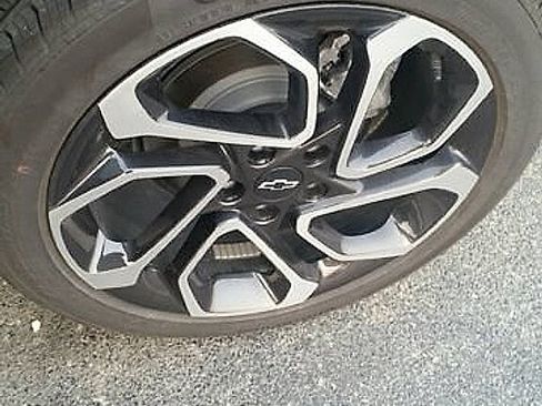 Used 2026 Chevrolet Trax RS w/ Sunroof Package FWD image 18