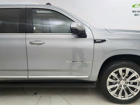 Used 2024 GMC Yukon Denali AWD/4WD image 8