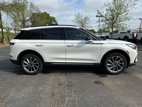 New 2026 Lincoln Corsair Premiere image 5