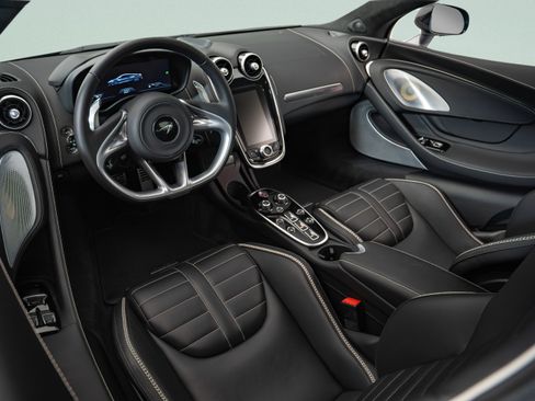 Used 2025 McLaren GTS RWD image 7