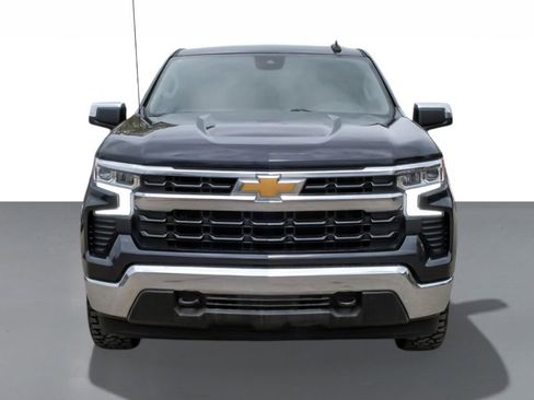 Used 2024 Chevrolet Silverado 1500 LT w/ Z71 Off-Road Package image 3