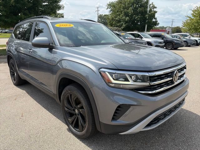 Used 2023 Volkswagen Atlas SE w/ Black Wheel Package AWD/4WD image 2