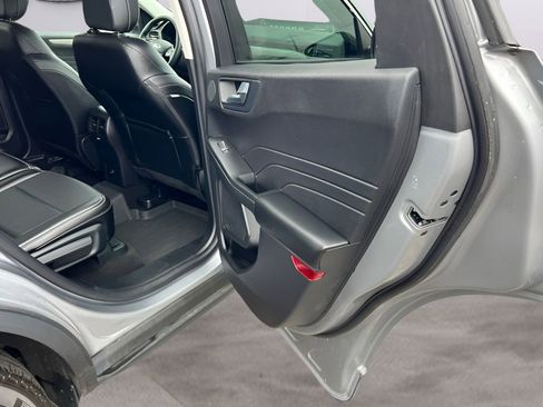 Used 2022 Ford Escape SEL w/ Technology Package image 17