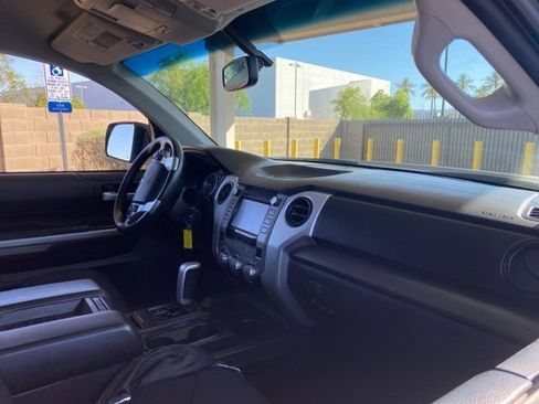 Used 2017 Toyota Tundra SR5 w/ SR5 Upgrade Package image 5