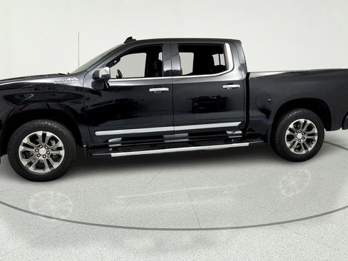 Used 2023 Chevrolet Silverado 1500 High Country AWD/4WD image 2