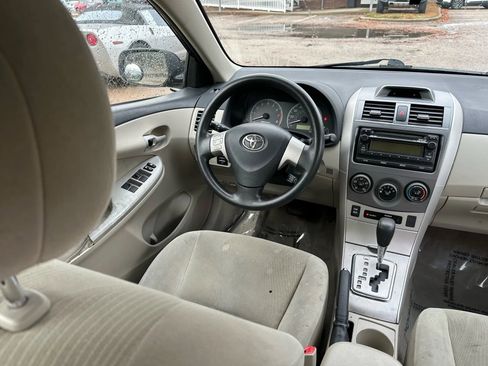 Used 2012 Toyota Corolla LE image 22