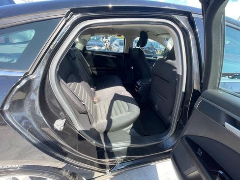 Used 2014 Ford Fusion SE FWD image 7