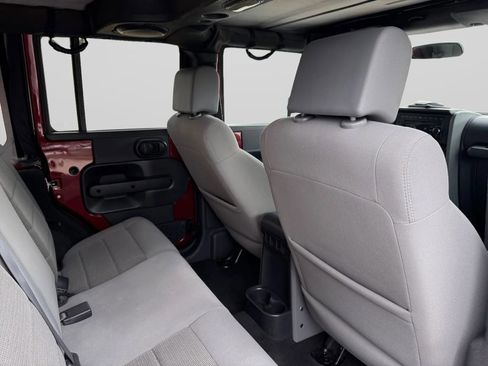 Used 2009 Jeep Wrangler Unlimited Sahara w/ Trailer Tow Group image 28