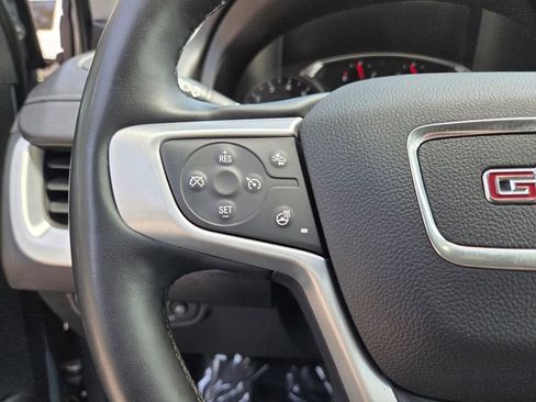 Used 2024 GMC Terrain SLT image 27