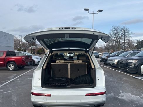 Used 2017 Audi Q7 3.0T Premium Plus w/ Premium Plus Package image 12