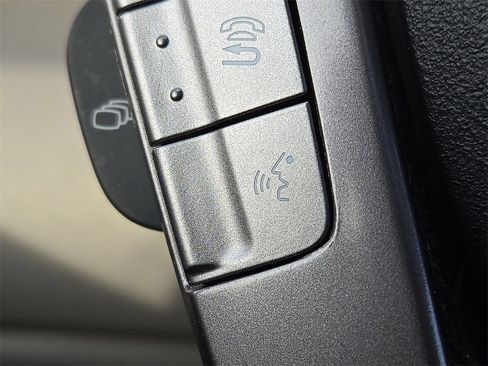 Used 2016 Honda Odyssey Touring Elite image 26