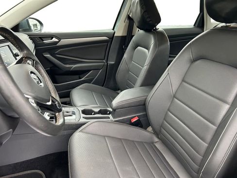 Certified 2021 Volkswagen Jetta SE image 14