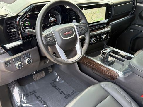 Used 2025 GMC Sierra 1500 Elevation w/ Elevation Premium Package AWD/4WD image 4