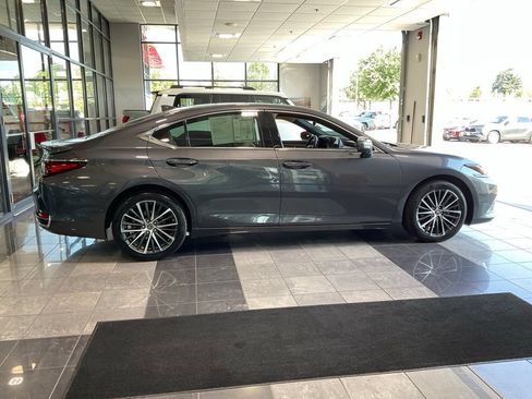 Used 2022 Lexus ES 250 w/ Premium Package AWD/4WD image 5